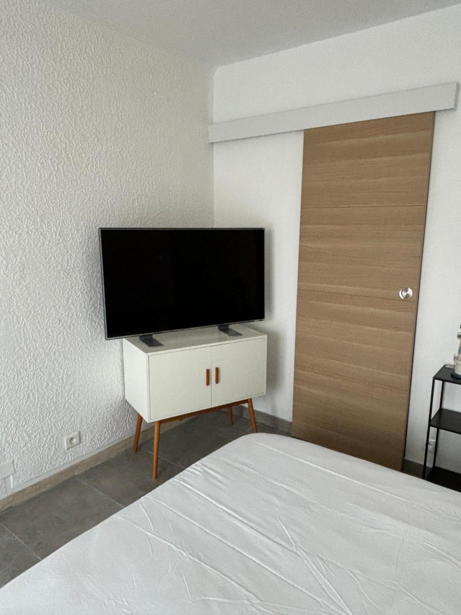 Studio Spacieux Avec Patio En Centre Ville Cavalaire-sur-Mer Luaran gambar