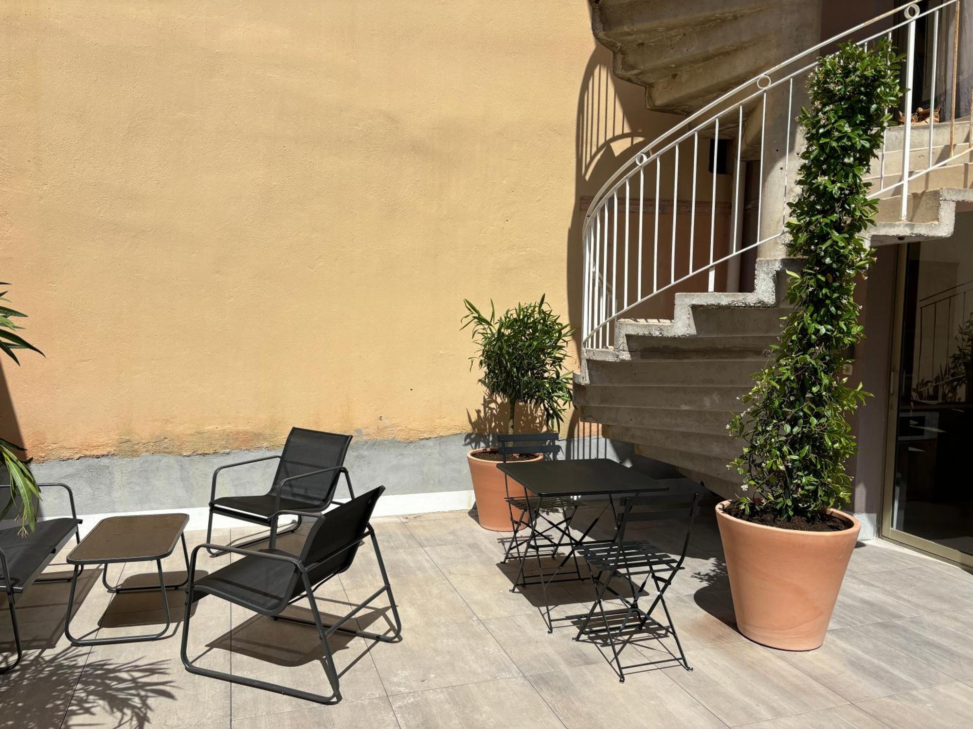 Studio Spacieux Avec Patio En Centre Ville Cavalaire-sur-Mer Luaran gambar
